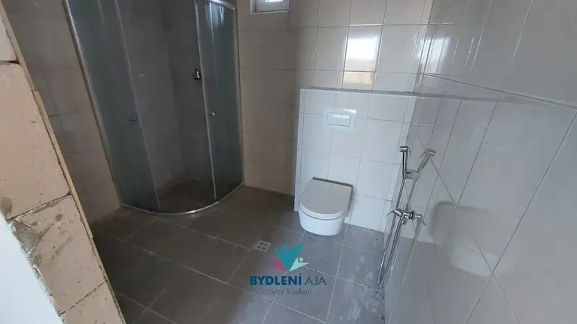 Prodej rodinného domu, Modlany, 160 m2