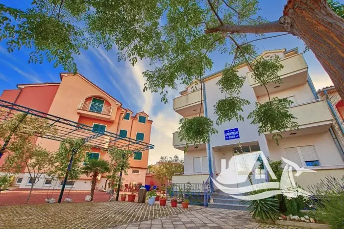 Prodej vícegeneračního domu, Vodice, Chorvatsko, 1230 m2