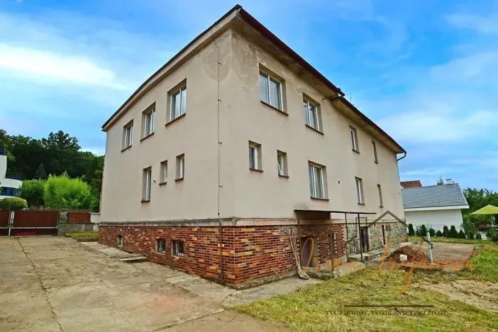 Prodej komerční nemovitosti, Lštění, Míru, 1933 m2