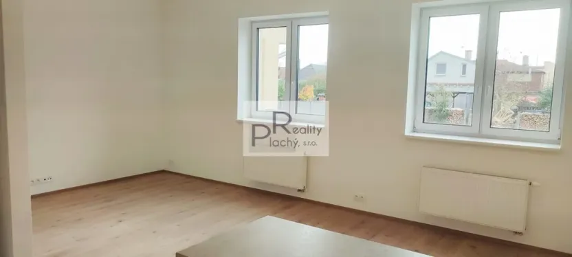 Prodej bytu 2+kk, Hevlín, 67 m2