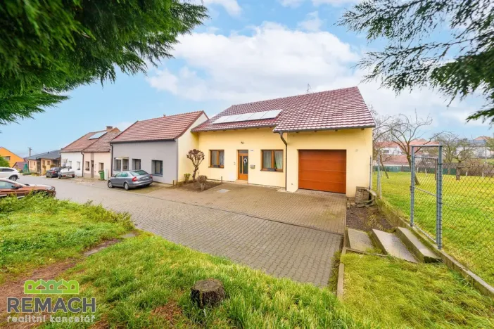 Prodej rodinného domu, Ostrožská Nová Ves, V uličce, 244 m2