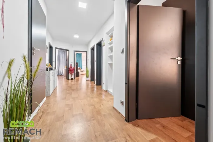 Prodej rodinného domu, Ostrožská Nová Ves, V uličce, 244 m2