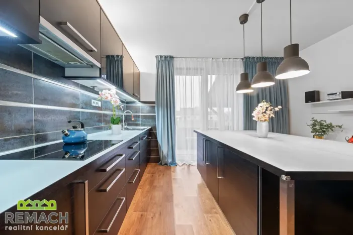 Prodej rodinného domu, Ostrožská Nová Ves, V uličce, 244 m2