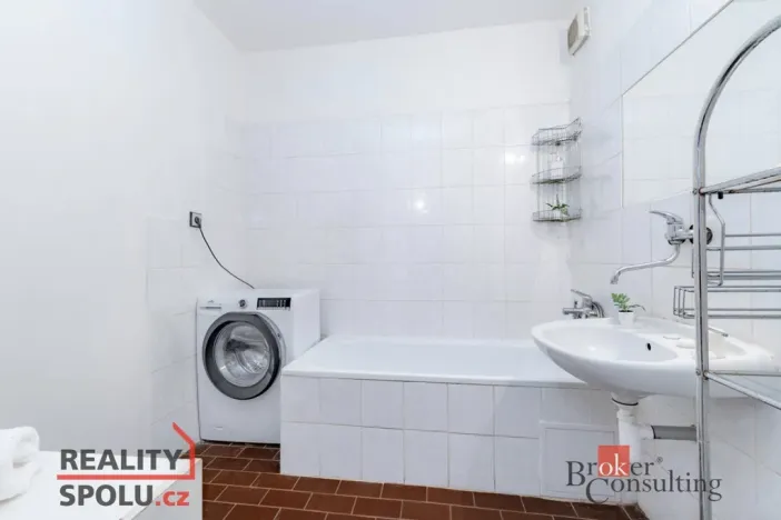 Prodej bytu 2+kk, Praha, Vodnická, 51 m2