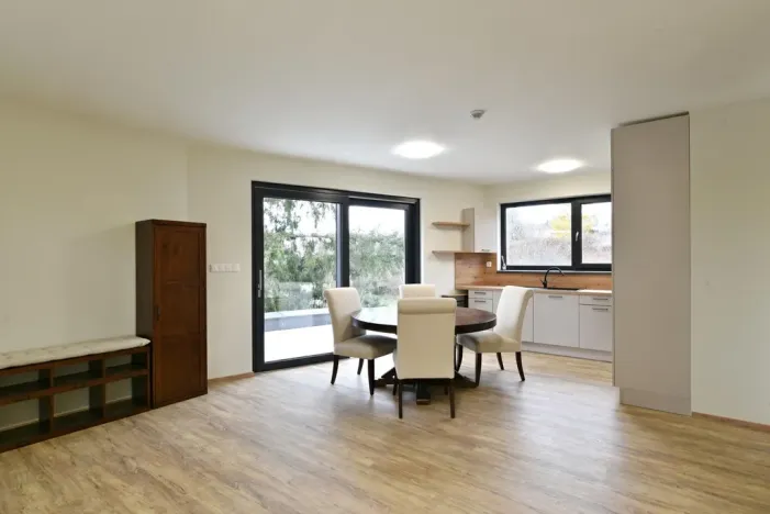 Pronájem bytu 3+kk, Praha - Petrovice, Dieselova, 80 m2