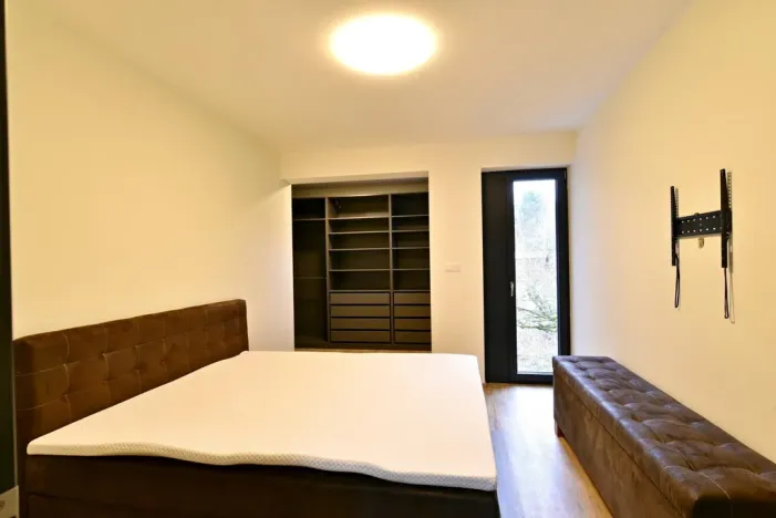 Pronájem bytu 3+kk, Praha - Petrovice, Dieselova, 80 m2