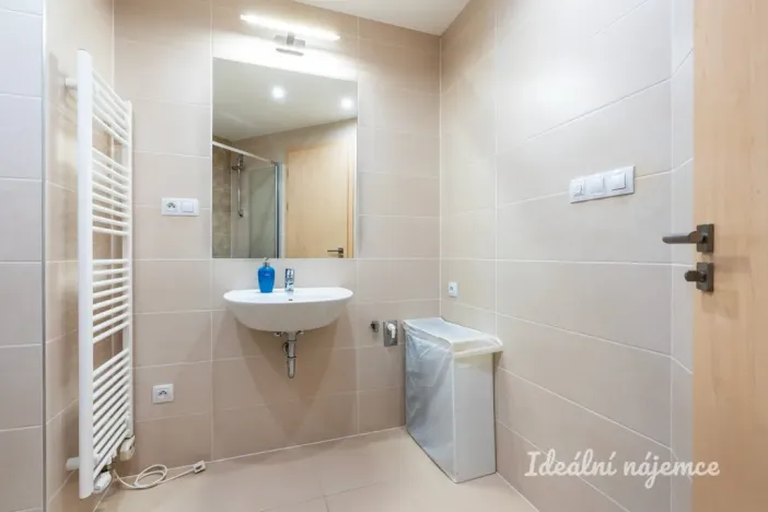 Pronájem bytu 1+kk, Praha - Hostivař, Kytínská, 34 m2