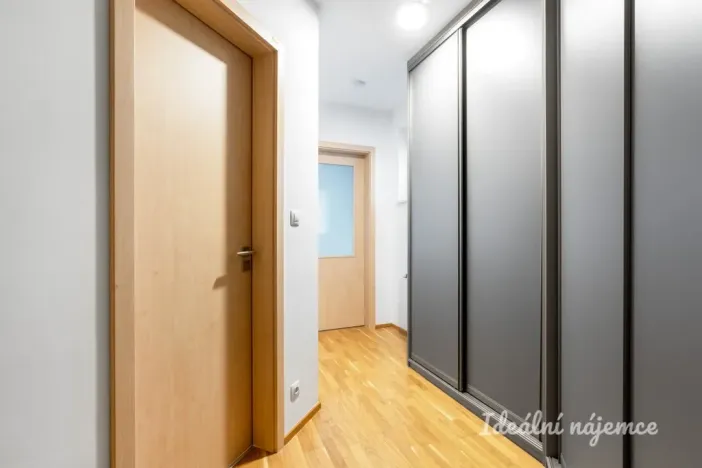 Pronájem bytu 1+kk, Praha - Hostivař, Kytínská, 34 m2
