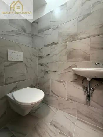 Pronájem bytu 2+1, Hradec Králové, Velké náměstí, 51 m2