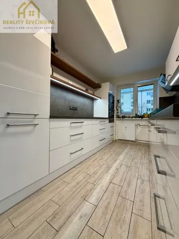 Pronájem bytu 2+1, Pardubice, Jiránkova, 63 m2