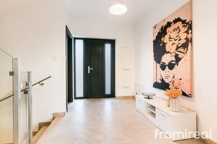 Prodej rodinného domu, Holubice, 179 m2