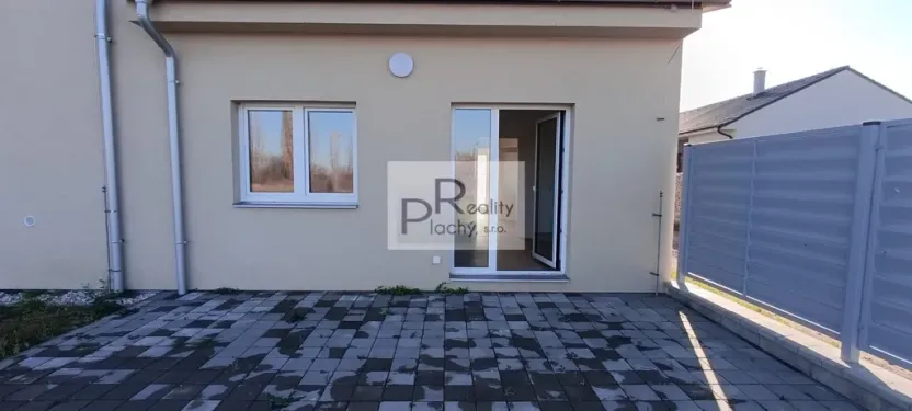 Prodej bytu 2+kk, Hevlín, 56 m2