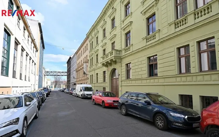 Pronájem bytu 1+1, Praha - Smíchov, Pivovarská, 56 m2