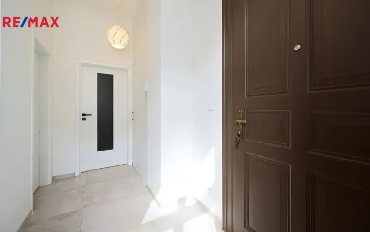 Pronájem bytu 1+1, Praha - Smíchov, Pivovarská, 56 m2