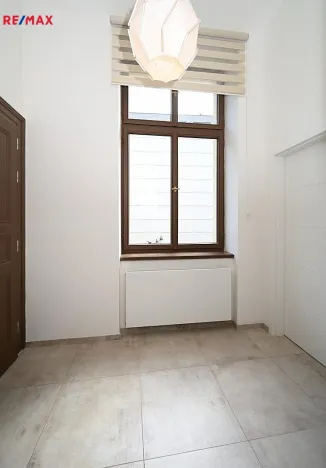 Pronájem bytu 1+1, Praha - Smíchov, Pivovarská, 56 m2