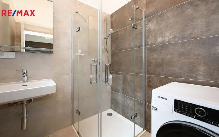 Pronájem bytu 1+1, Praha - Smíchov, Pivovarská, 56 m2