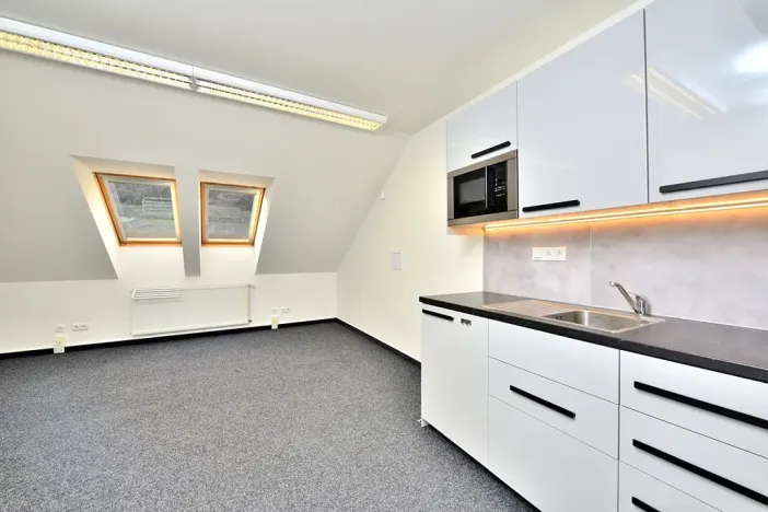 Pronájem kanceláře, Praha - Malá Chuchle, Zbraslavská, 87 m2