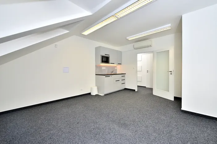 Pronájem kanceláře, Praha - Malá Chuchle, Zbraslavská, 87 m2