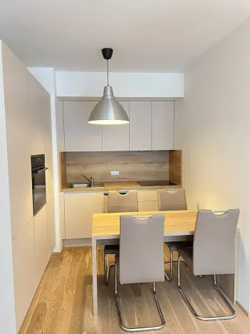 Pronájem bytu 2+kk, Praha - Vysočany, Bassova, 50 m2