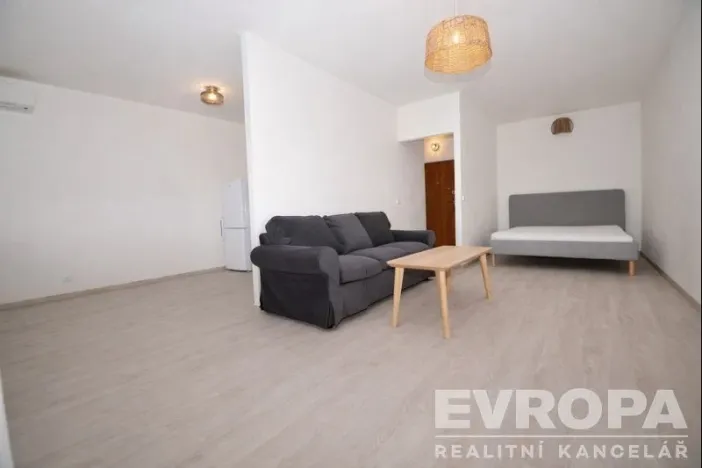 Pronájem bytu 1+kk, Praha - Střížkov, Jablonecká, 46 m2