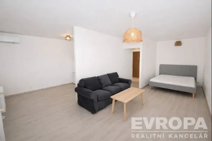 Pronájem bytu 1+kk, Praha - Střížkov, Jablonecká, 46 m2