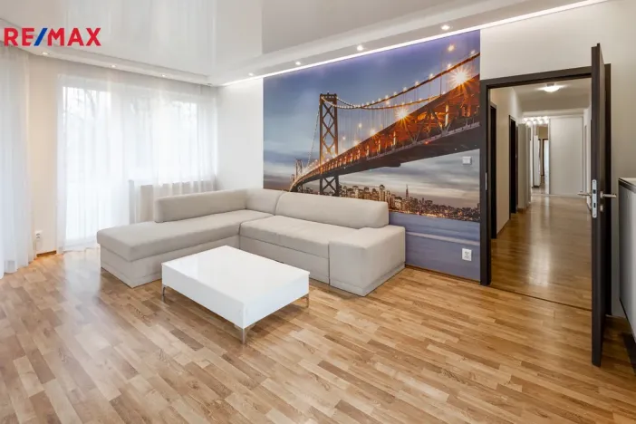 Pronájem bytu 3+1, Karlovy Vary - Doubí, Spálená, 83 m2