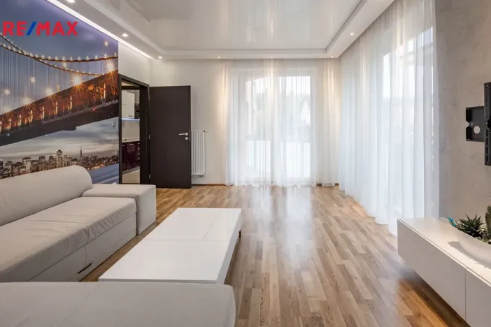 Pronájem bytu 3+1, Karlovy Vary - Doubí, Spálená, 83 m2