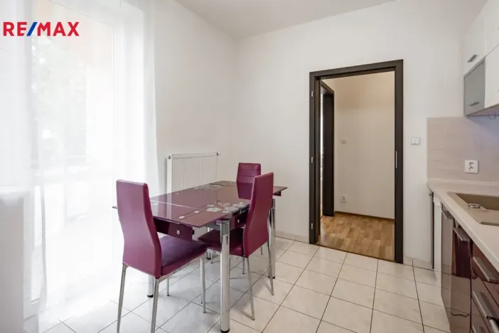 Pronájem bytu 3+1, Karlovy Vary - Doubí, Spálená, 83 m2