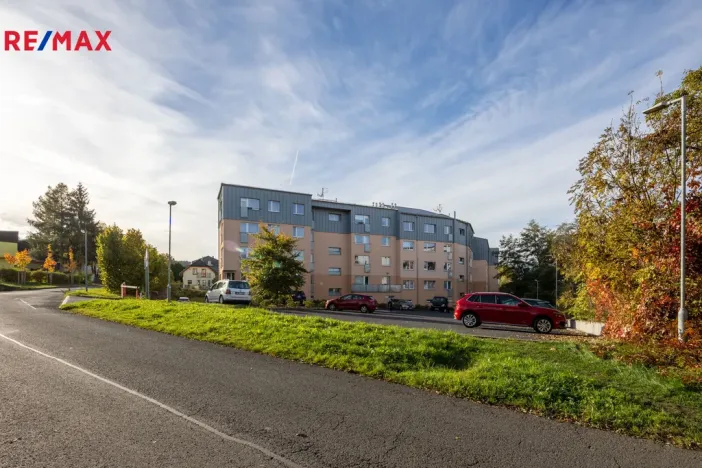 Pronájem bytu 3+1, Karlovy Vary - Doubí, Spálená, 83 m2