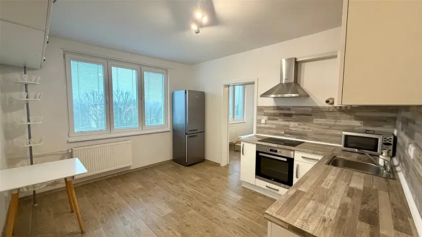 Pronájem bytu 2+kk, Cheb, Lomená, 35 m2