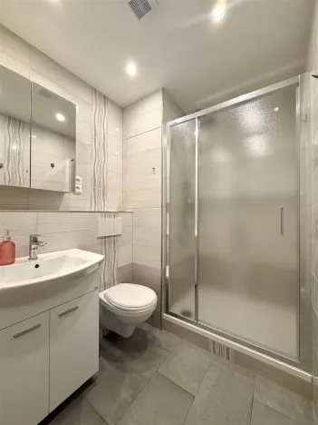 Pronájem bytu 2+kk, Cheb, Lomená, 35 m2