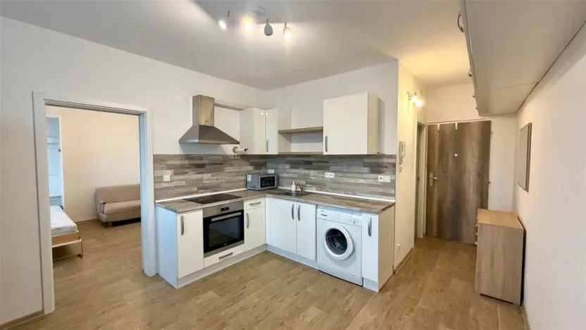 Pronájem bytu 2+kk, Cheb, Lomená, 35 m2