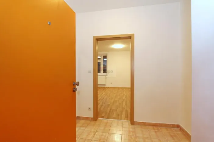 Pronájem bytu 1+kk, Praha - Kamýk, Mariánská, 31 m2