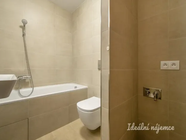 Pronájem bytu 1+kk, Praha - Modřany, Vrátnická, 38 m2