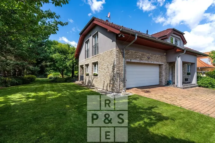 Prodej rodinného domu, Průhonice, Pod Valem II., 243 m2