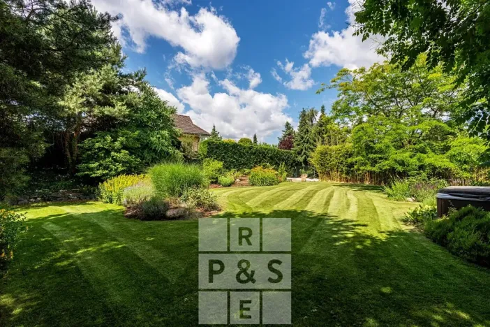 Prodej rodinného domu, Průhonice, Pod Valem II., 243 m2