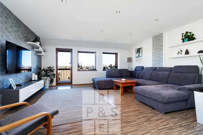 Prodej vícegeneračního domu, Praha - Štěrboholy, Pod areálem, 333 m2