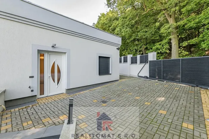 Prodej vily, Praha - Komořany, Pod lesem, 770 m2