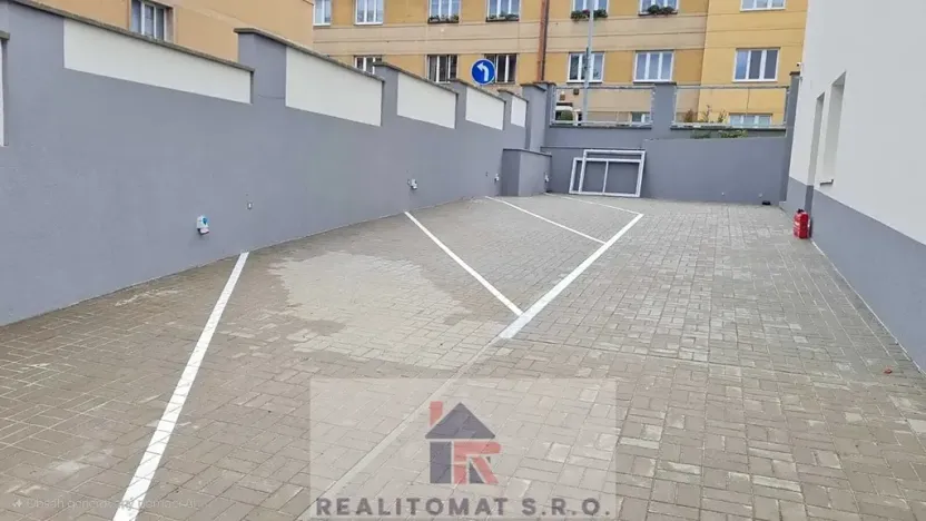 Pronájem garáže, Praha - Motol, Podhorská, 9 m2