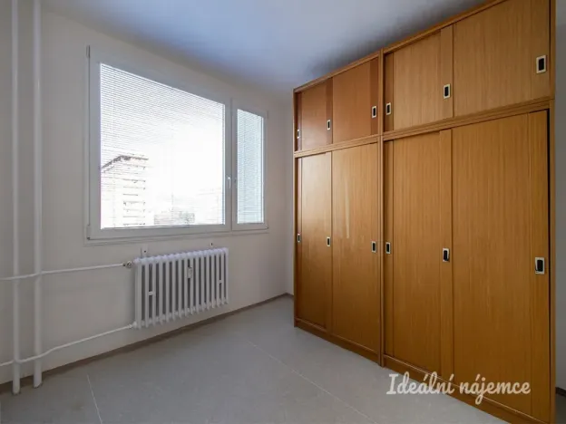 Pronájem bytu 3+1, Praha - Kobylisy, Taussigova, 67 m2