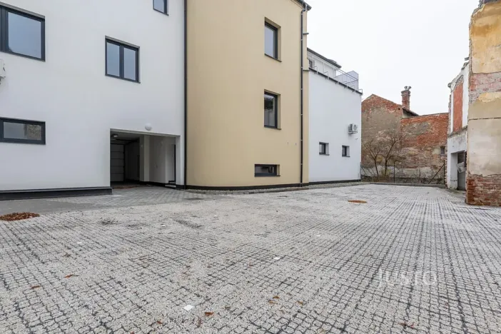 Pronájem bytu 2+kk, Staré Město, Hradišťská, 55 m2