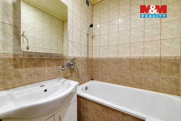 Pronájem bytu 1+1, Cheb, Osvobození, 35 m2