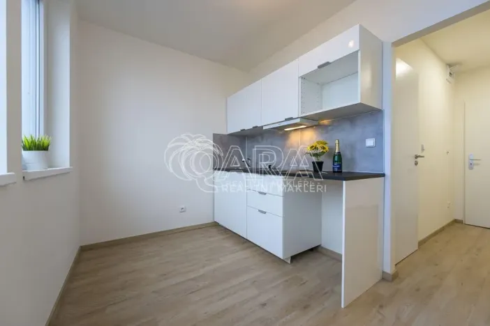 Pronájem bytu 1+1, Praha - Jinonice, Peroutkova, 30 m2