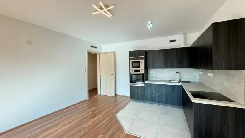 Pronájem bytu 2+kk, Pardubice - Zelené Předměstí, nábřeží Závodu míru, 80 m2