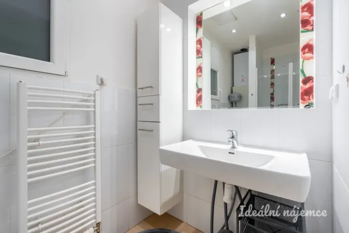 Pronájem bytu 2+kk, Praha, Plaská, 40 m2