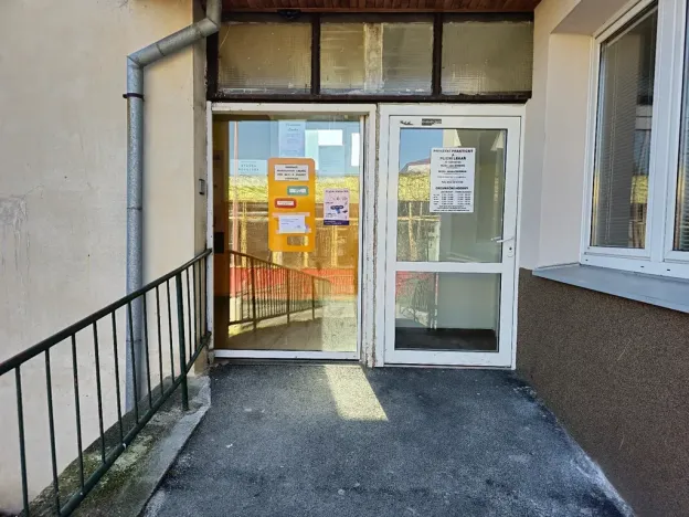 Pronájem obchodního prostoru, Neratovice, Kojetická, 11 m2