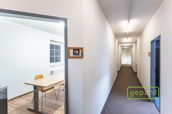 Pronájem kanceláře, Praha, Světická, 188 m2