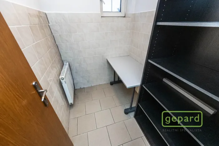 Pronájem kanceláře, Praha, Světická, 188 m2