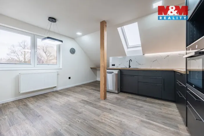 Prodej rodinného domu, Radonice, Růžičkova, 182 m2