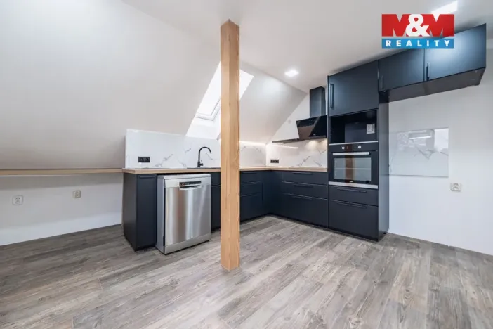 Prodej rodinného domu, Radonice, Růžičkova, 182 m2